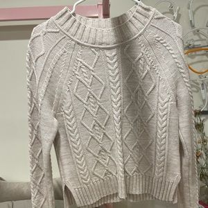 Women’s oversized knit sweater